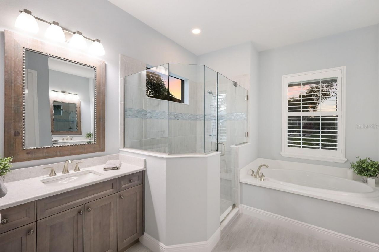 569 Mast Drive, Bradenton, FL 34208 Photo