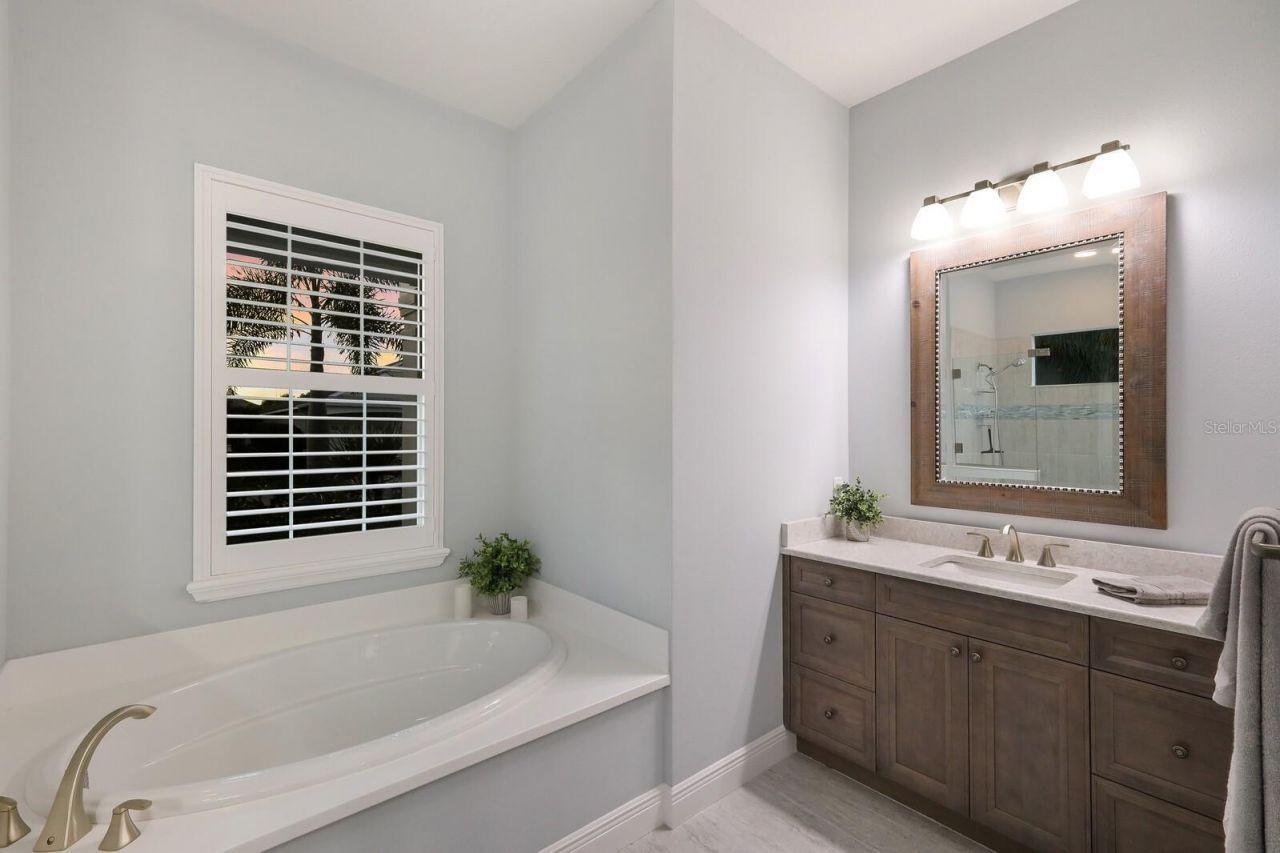 569 Mast Drive, Bradenton, FL 34208 Photo