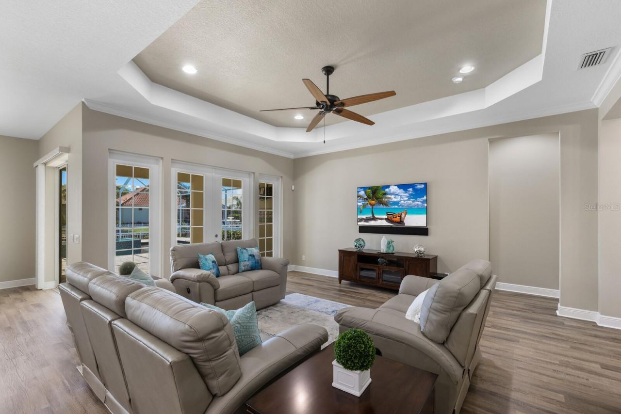 569 Mast Drive, Bradenton, FL 34208 Photo