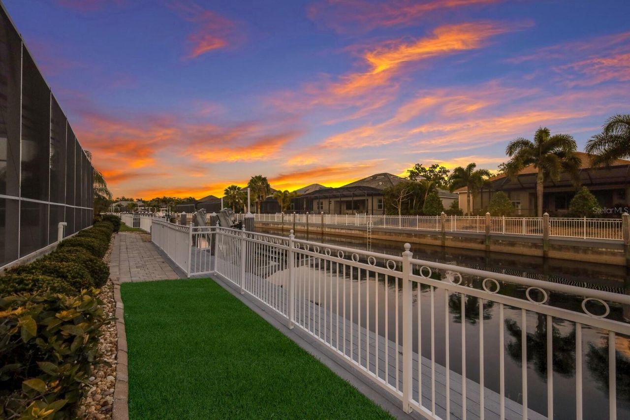 569 Mast Drive, Bradenton, FL 34208 Photo