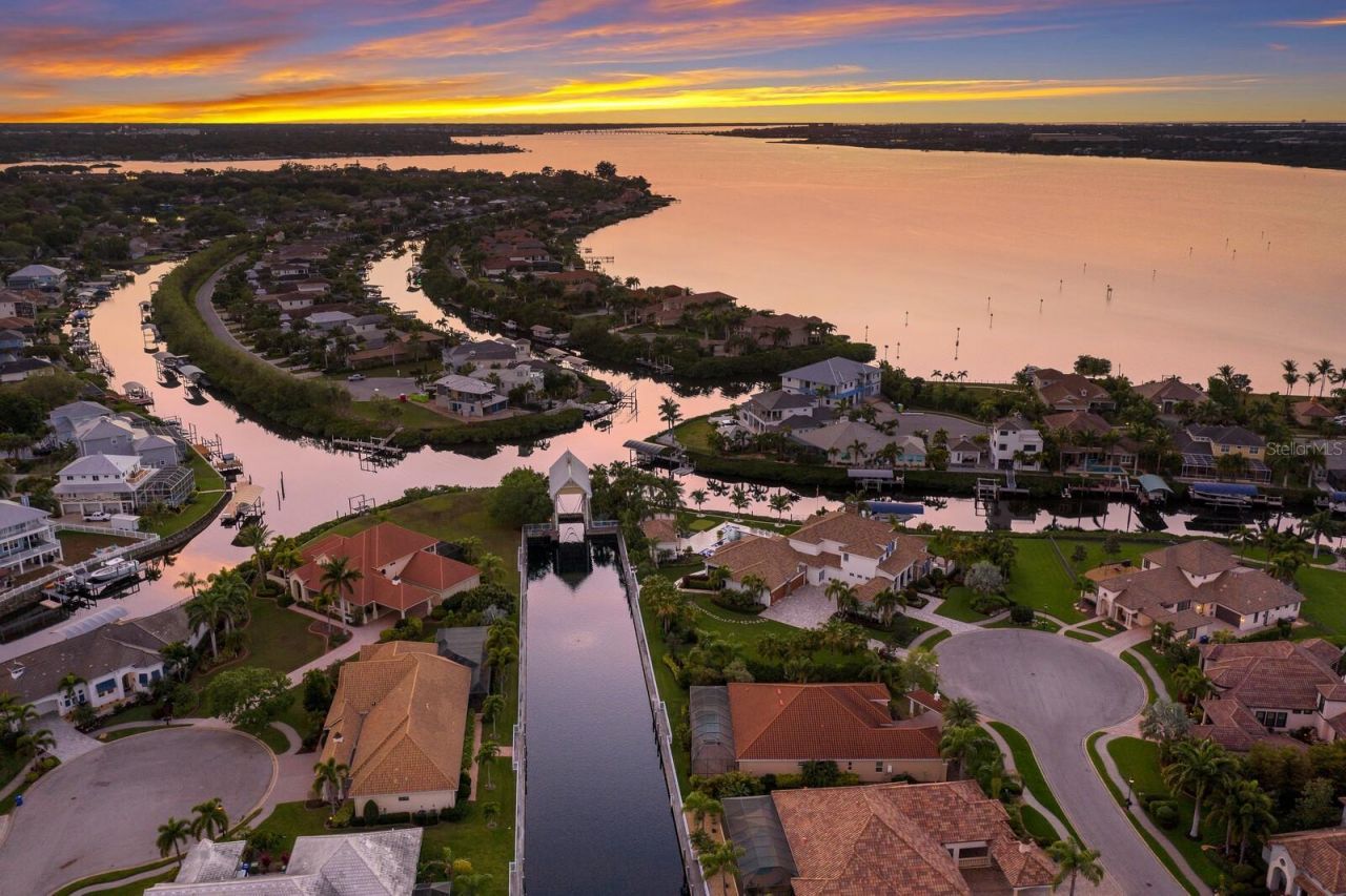 569 Mast Drive, Bradenton, FL 34208 Photo