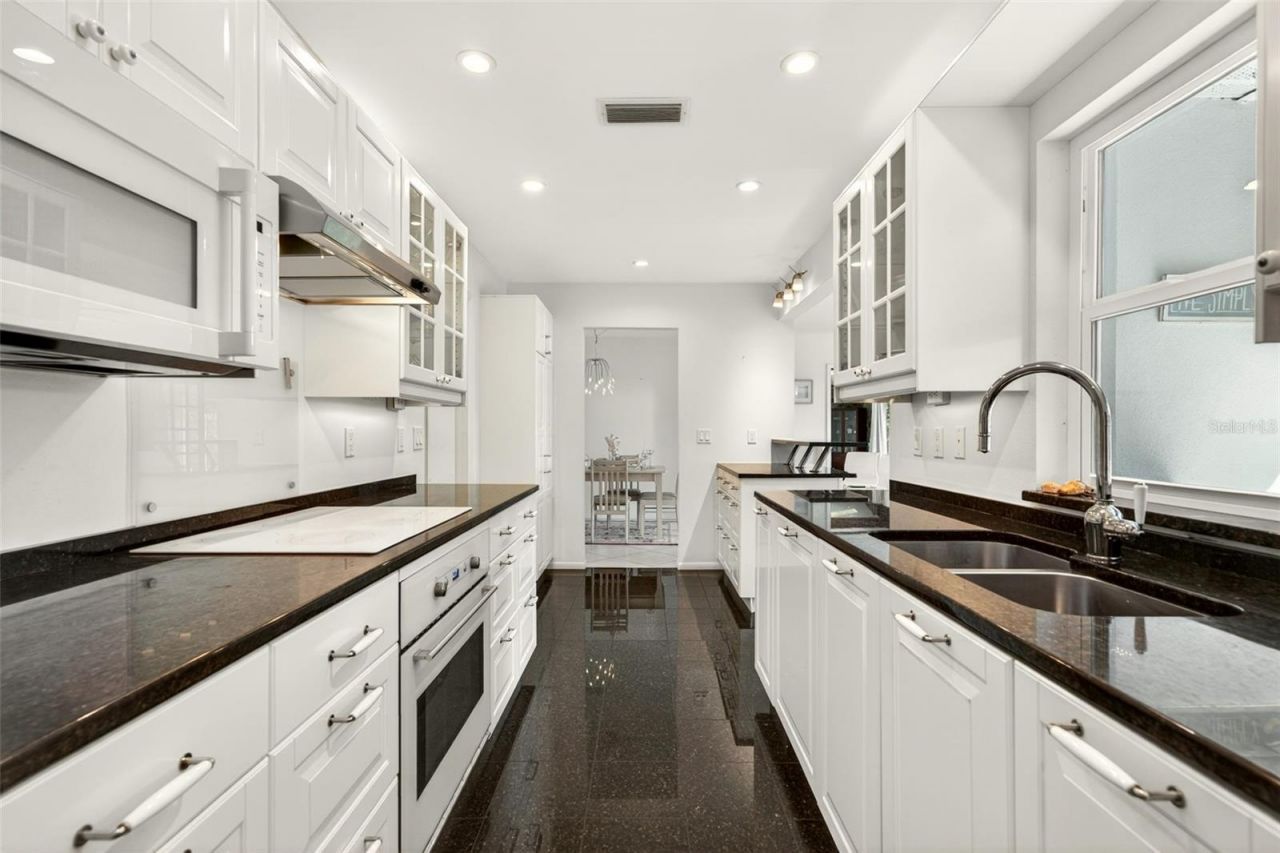 550 De Narvaez Drive, Longboat Key, FL 34228 Photo