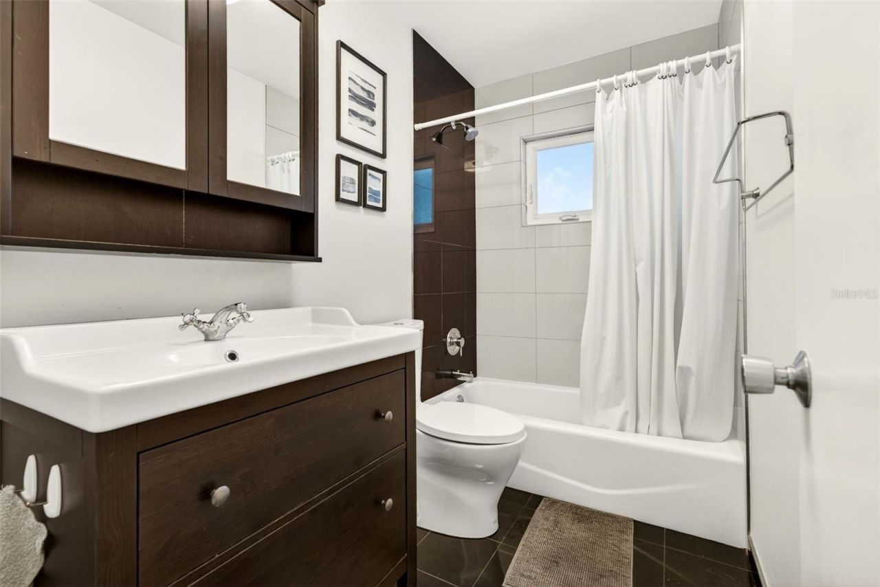 550 De Narvaez Drive, Longboat Key, FL 34228 Photo