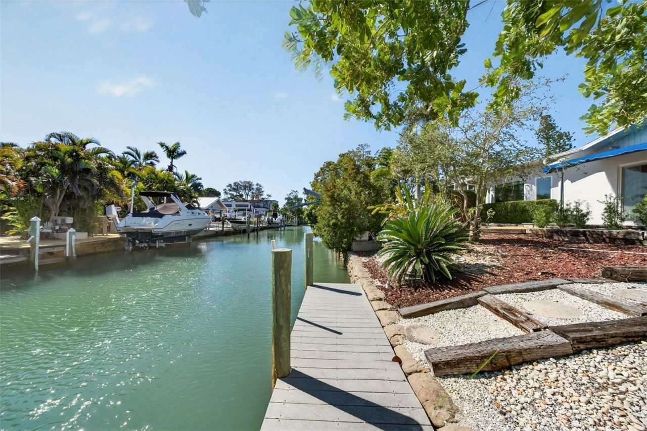 550 De Narvaez Drive, Longboat Key, FL 34228 Photo