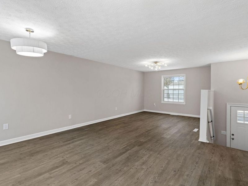 1213 Elm Park Circle, Galloway, OH 43119 Photo 11