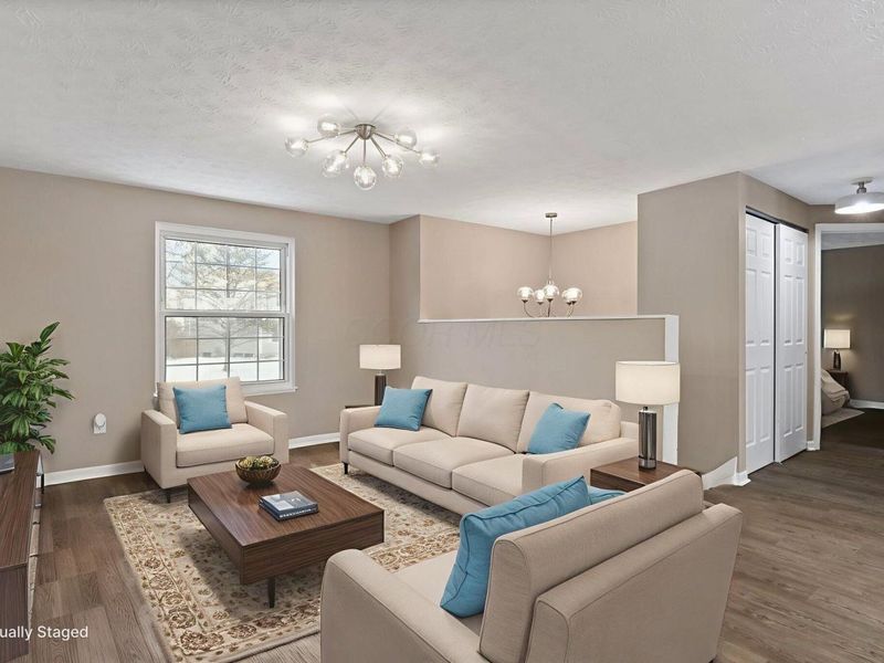 1213 Elm Park Circle, Galloway, OH 43119 Photo 2