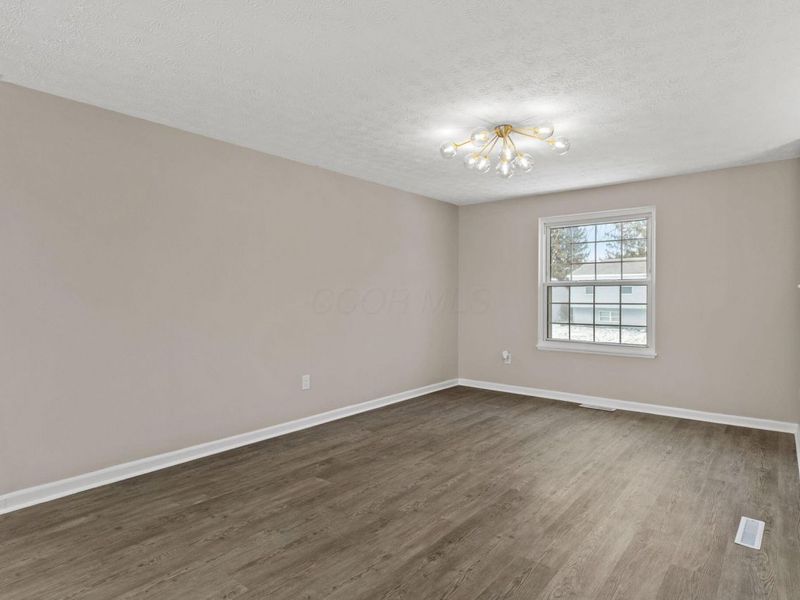 1213 Elm Park Circle, Galloway, OH 43119 Photo 4