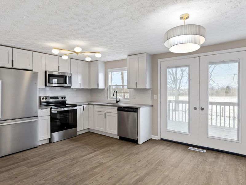 1213 Elm Park Circle, Galloway, OH 43119 Photo 7