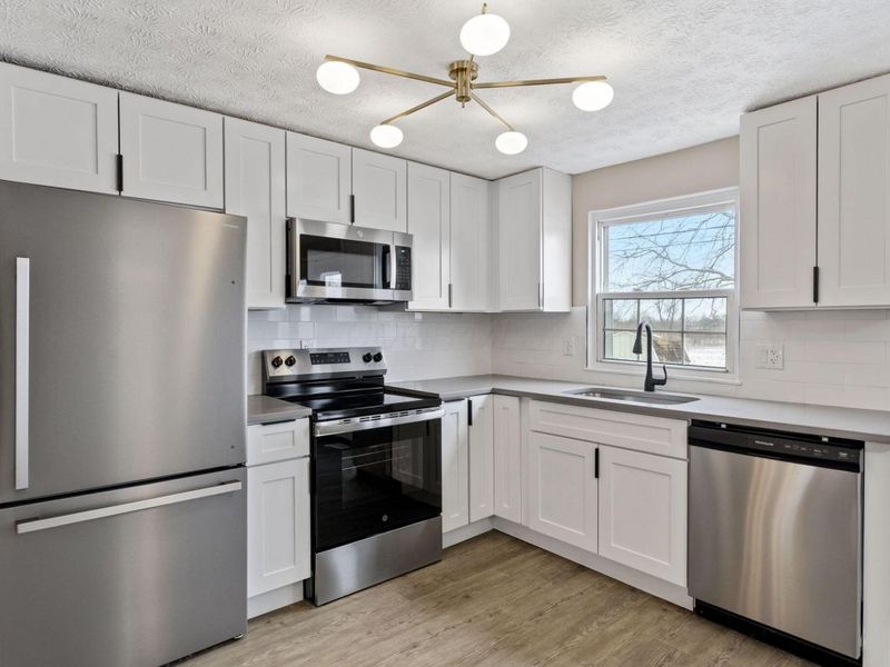 1213 Elm Park Circle, Galloway, OH 43119 Photo 8