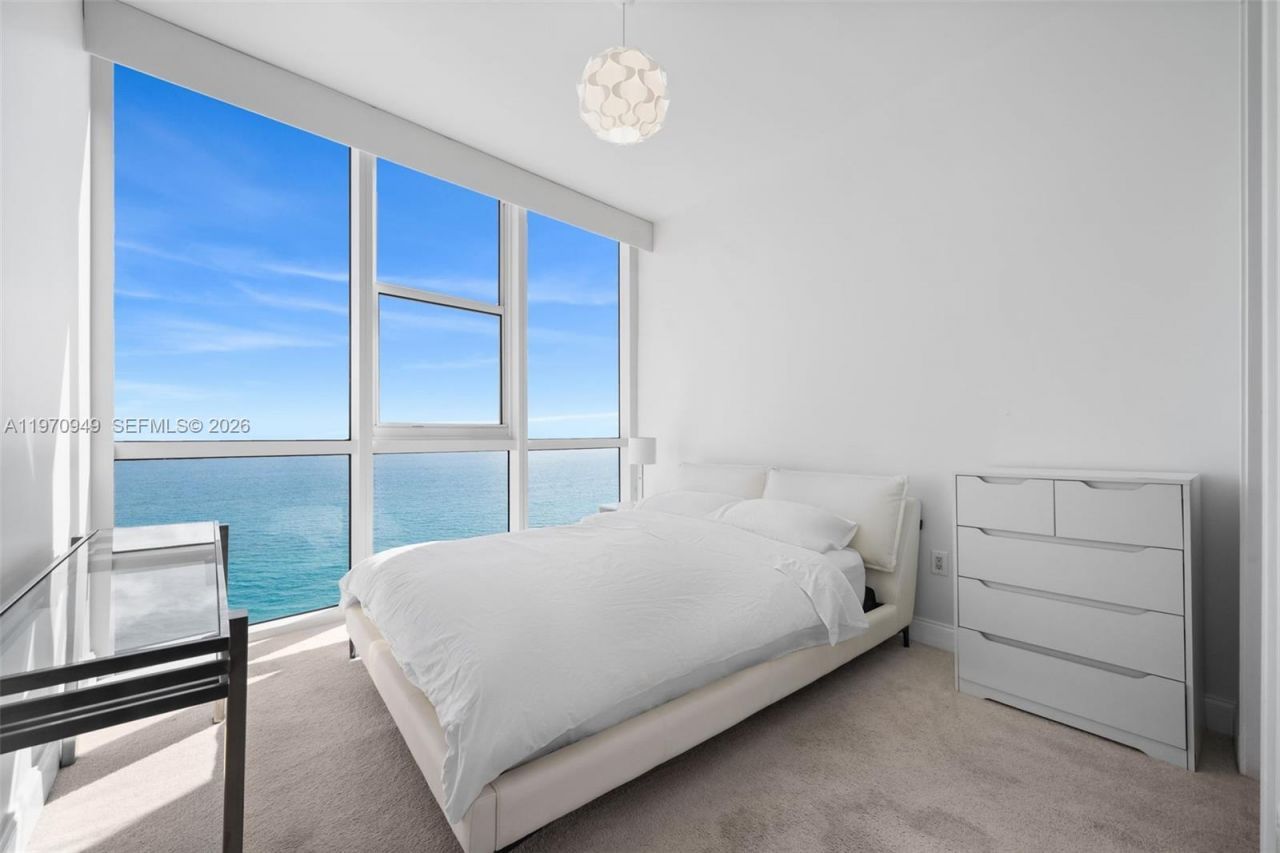 18201 Collins Ave , Unit 4709, Sunny Isles Beach, FL 33160 Photo