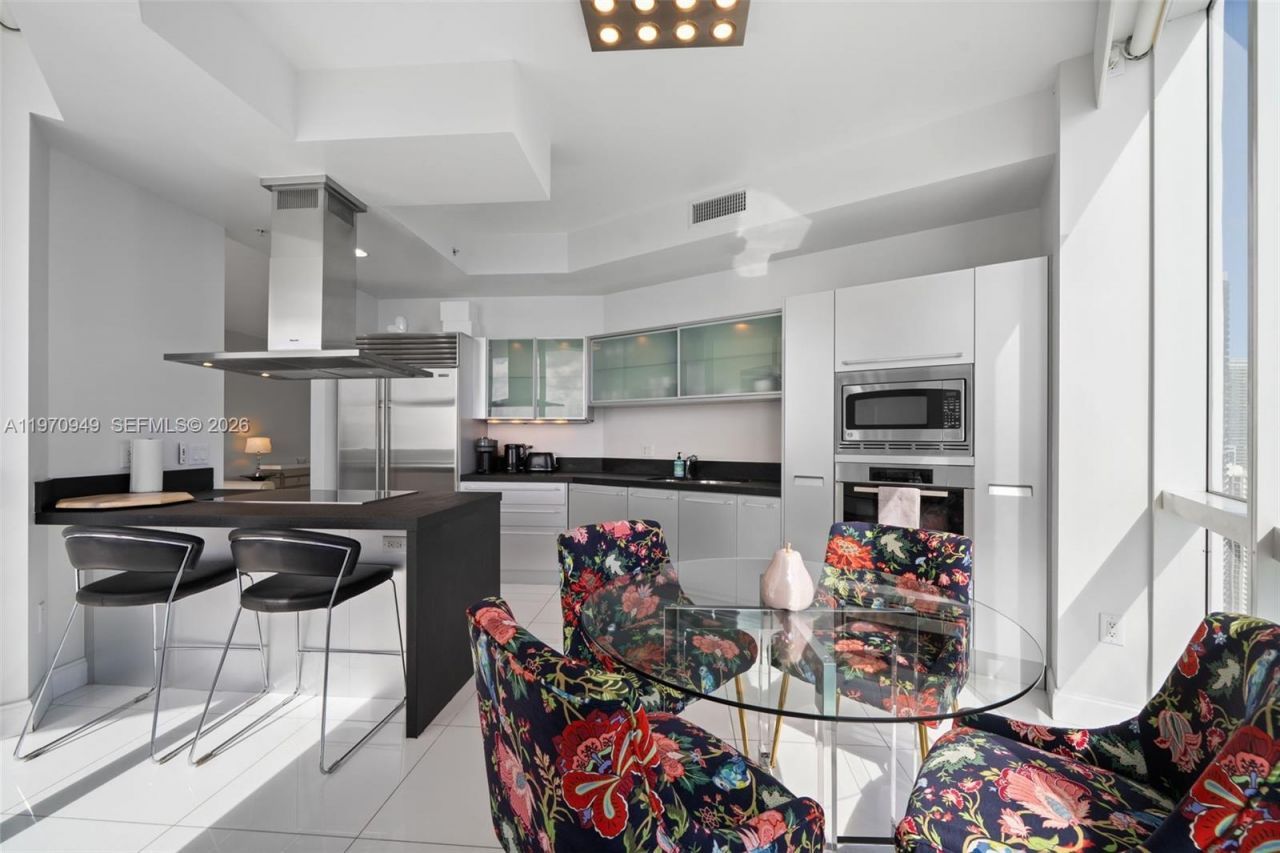 18201 Collins Ave , Unit 4709, Sunny Isles Beach, FL 33160 Photo