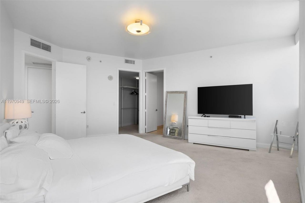 18201 Collins Ave , Unit 4709, Sunny Isles Beach, FL 33160 Photo