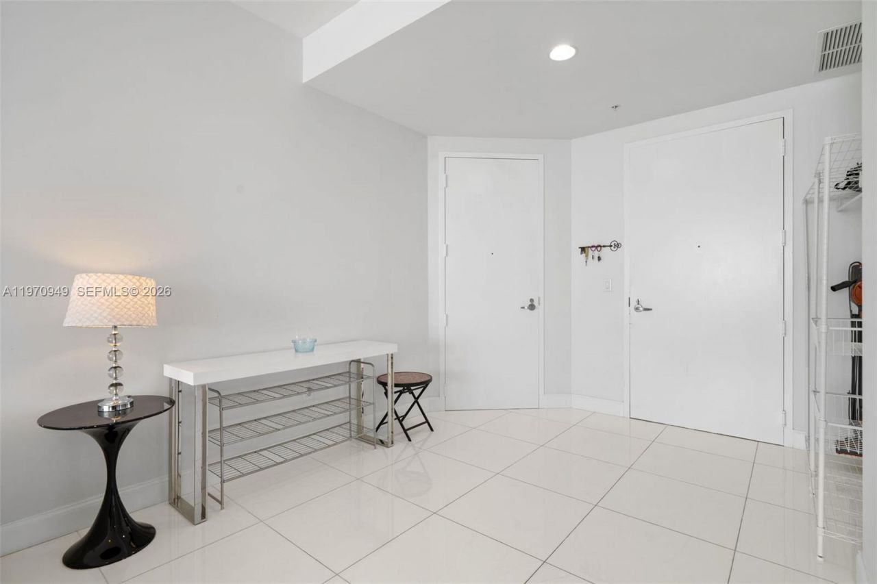 18201 Collins Ave , Unit 4709, Sunny Isles Beach, FL 33160 Photo
