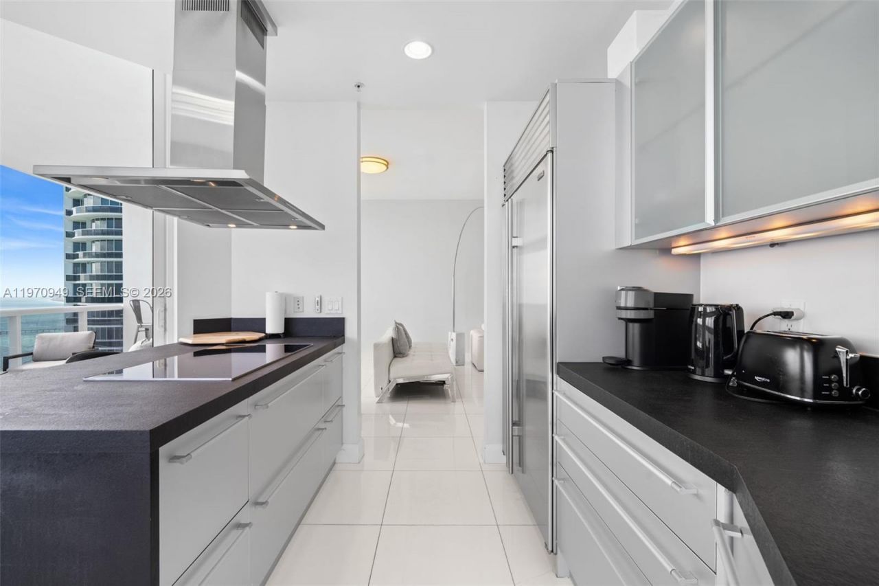 18201 Collins Ave , Unit 4709, Sunny Isles Beach, FL 33160 Photo