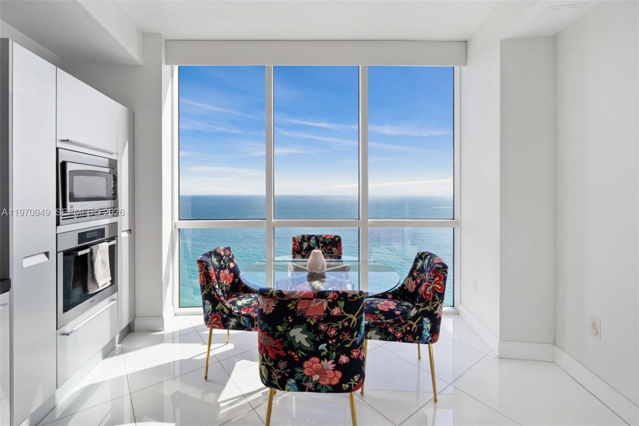 18201 Collins Ave , Unit 4709, Sunny Isles Beach, FL 33160 Photo