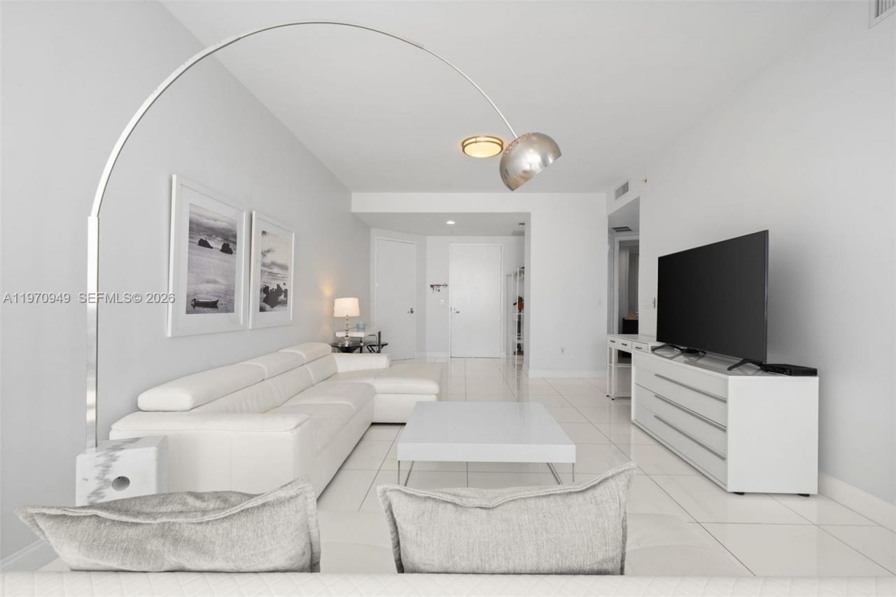 18201 Collins Ave , Unit 4709, Sunny Isles Beach, FL 33160 Photo