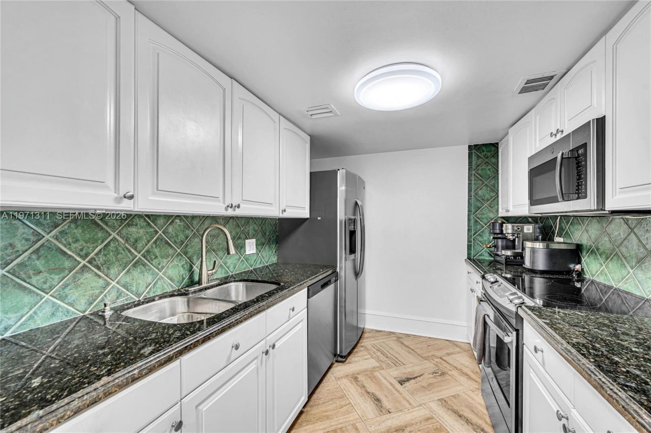 900 Bay Dr, Unit 1019, Miami Beach, FL 33141 Photo