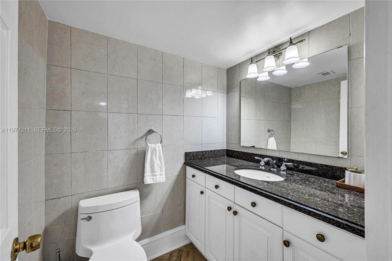 900 Bay Dr, Unit 1019, Miami Beach, FL 33141 Photo