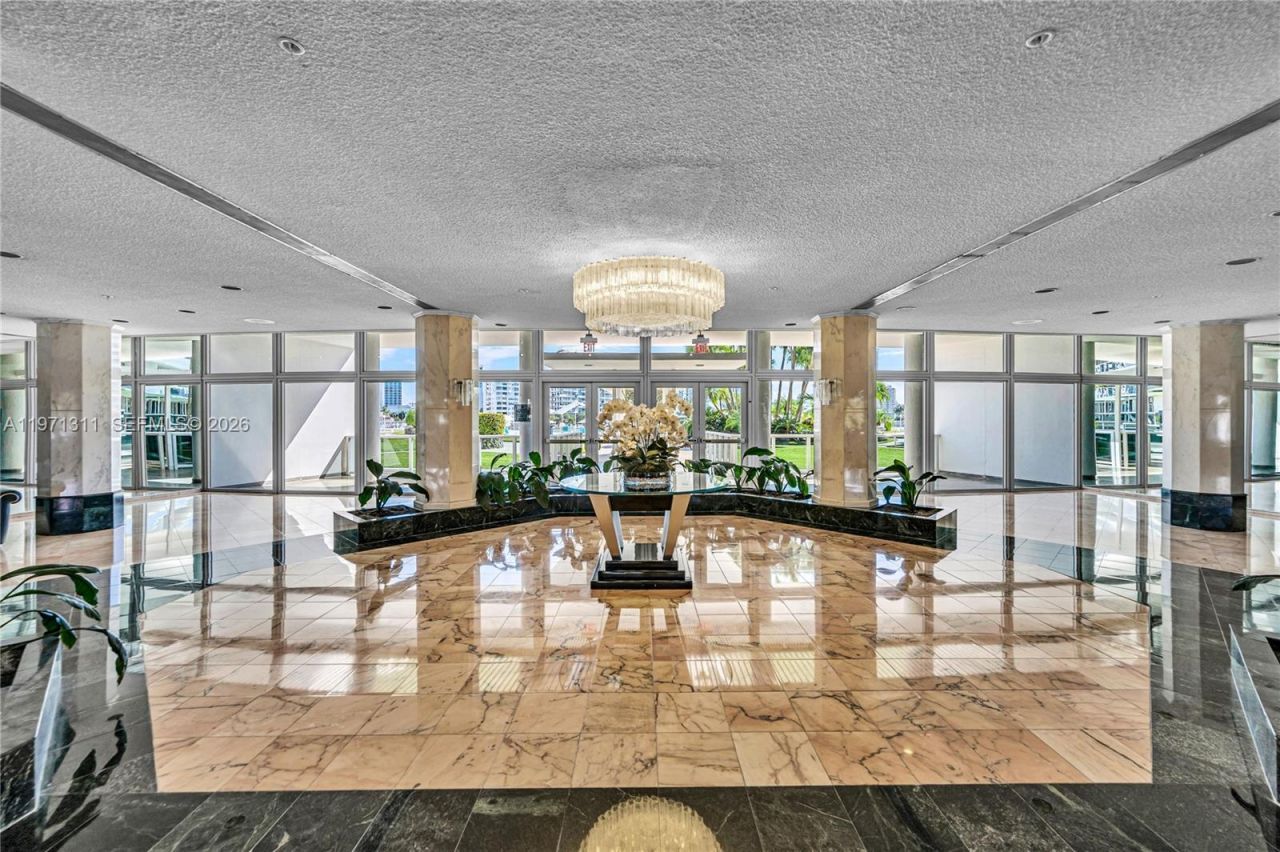 900 Bay Dr, Unit 1019, Miami Beach, FL 33141 Photo
