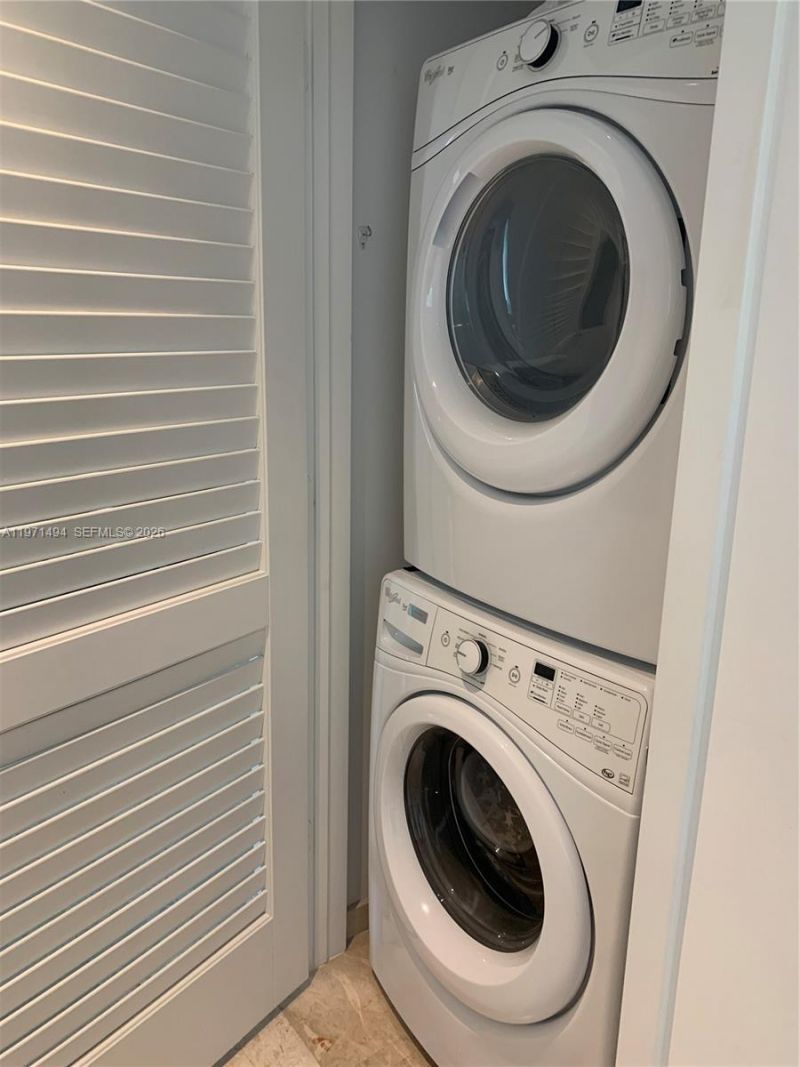 68 SE 6th St, Unit 3010, Miami, FL 33131 Photo