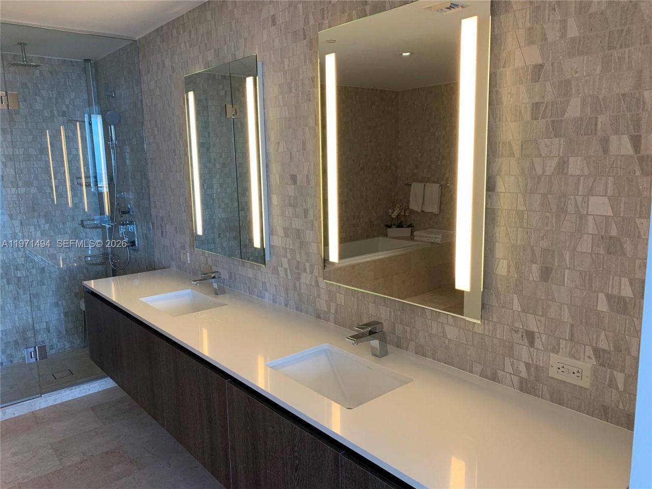 68 SE 6th St, Unit 3010, Miami, FL 33131 Photo