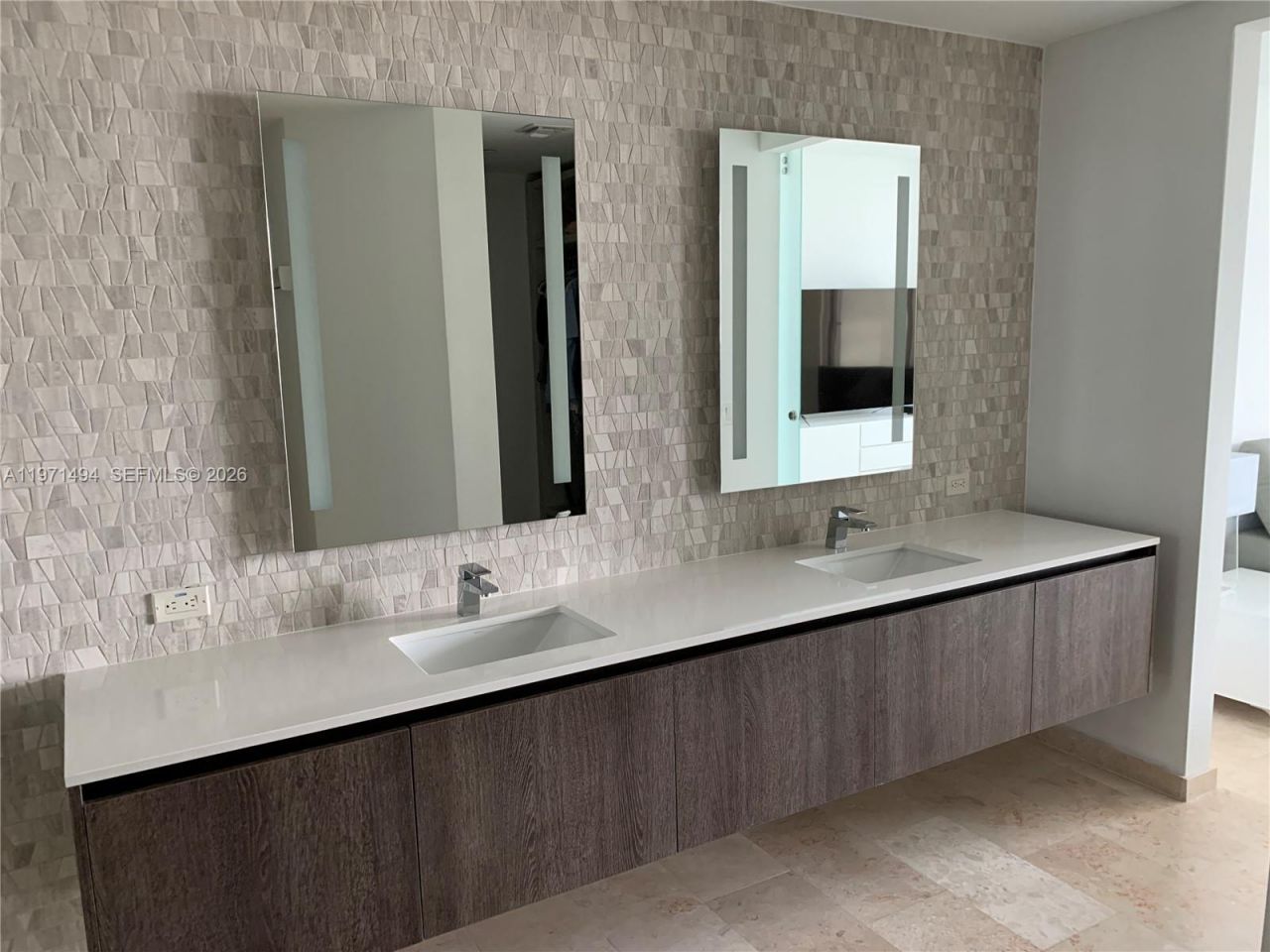 68 SE 6th St, Unit 3010, Miami, FL 33131 Photo