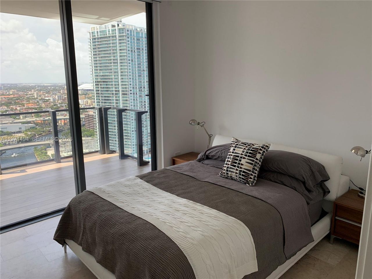 68 SE 6th St, Unit 3010, Miami, FL 33131 Photo