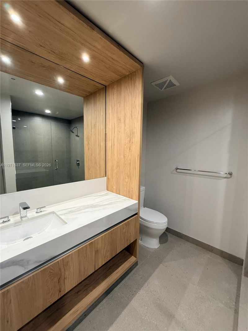 11 NE 6th, Unit 1905, Miami, FL 33132 Photo