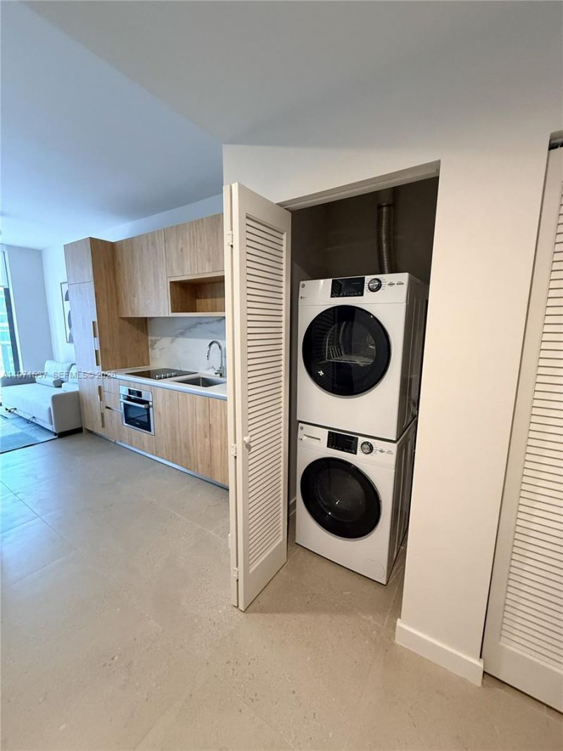 11 NE 6th, Unit 1905, Miami, FL 33132 Photo