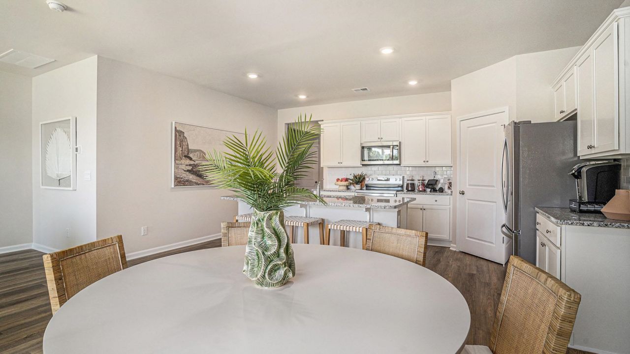 2725 Riverboat Way  Photo 7