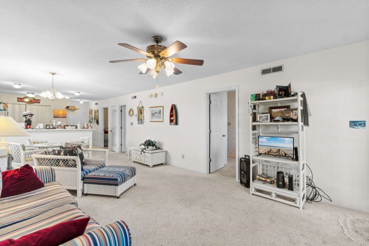 712 South Dogwood Dr. Photo 13