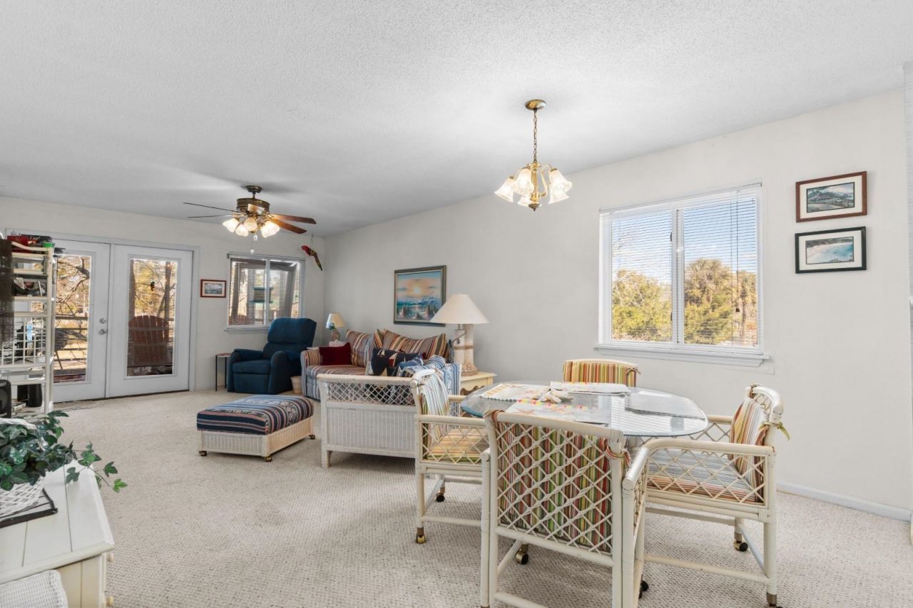 712 South Dogwood Dr. Photo 9