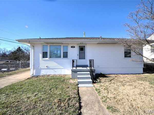 3309 Marmary Lane, St Ann, MO 63074