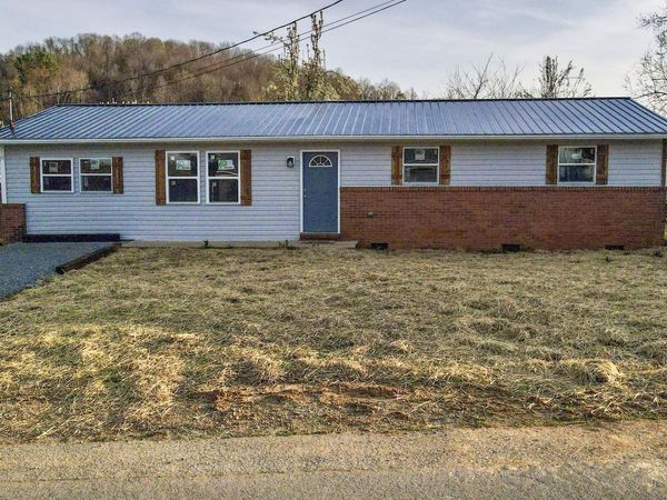 1106 Idlewylde Circle, Johnson City, TN 37601