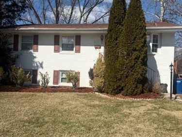 801 S HOGA STREET, STERLING, VA 20164