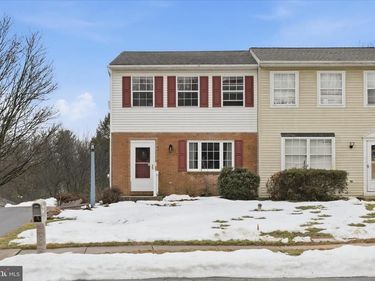 1098 MONTICELLO LANE, LANCASTER, PA 17603