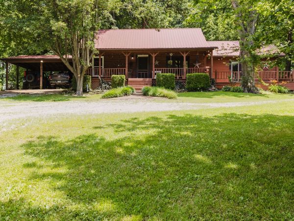 690 Ganntown Lane, Grantsburg, IL 62943