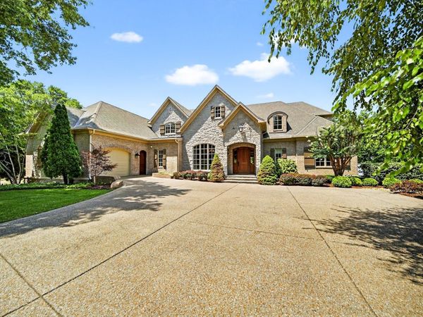 214 Bluegrass Dr , Hendersonville, TN 37075