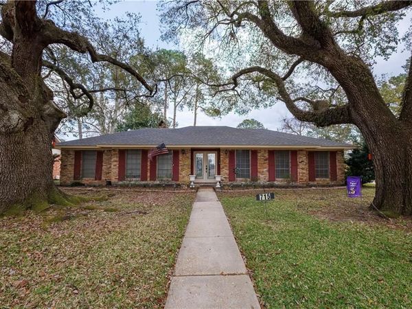 715 TANGLEWOOD Drive, Alexandria, LA 71301