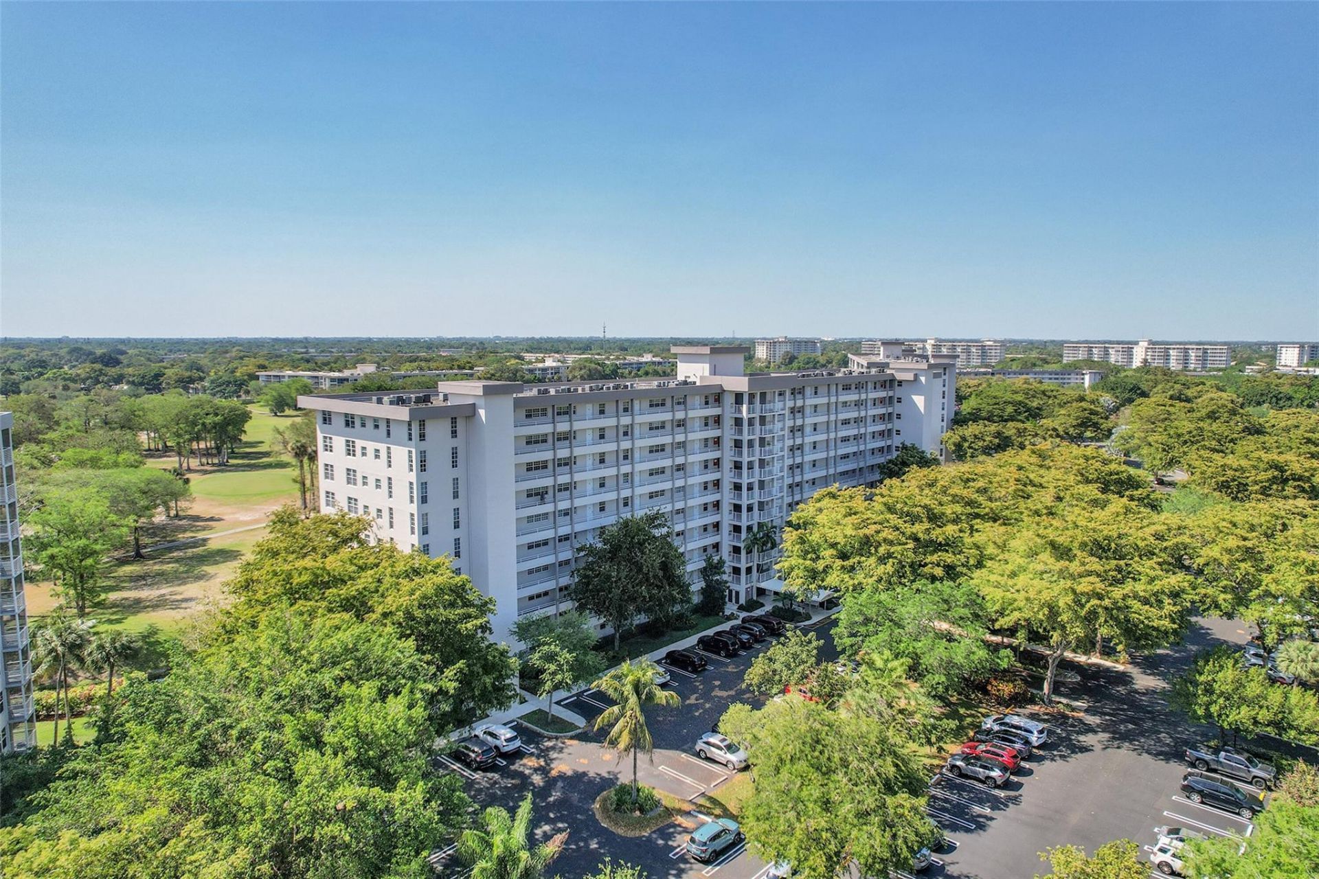 605 Oaks Drive, Unit 701, Pompano Beach, FL 33069 Photo