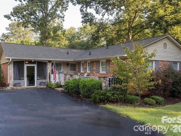 211 General Stonewall Jackson Drive , Stanley, NC 28164