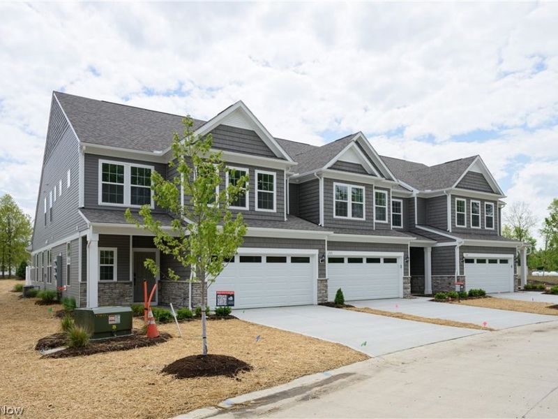 769 Rock Harbor, Avon Lake, OH 44012 Photo 2