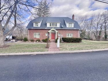 606 Stonewall St , Lexington, VA 24450