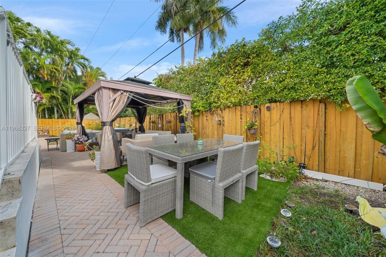 7431 Center Bay Dr , North Bay Village, FL 33141 Photo