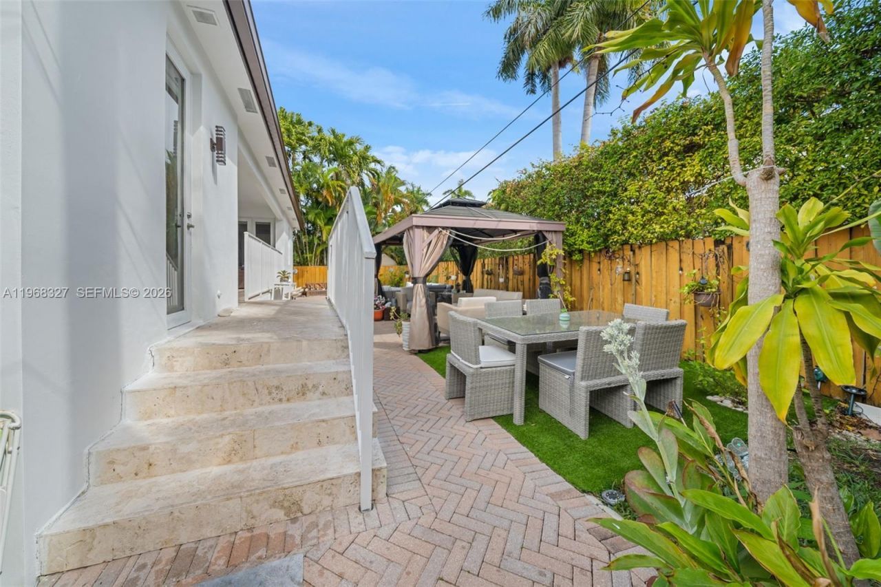 7431 Center Bay Dr , North Bay Village, FL 33141 Photo