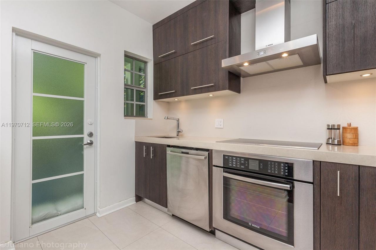 911 3rd St, Unit 1, Miami Beach, FL 33139 Photo