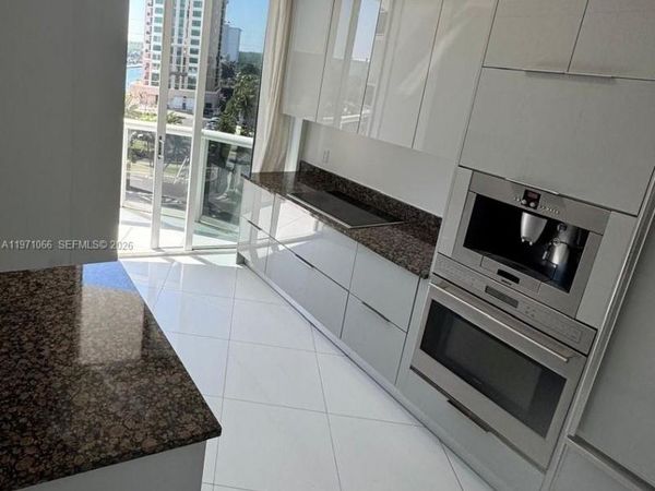 15901 Collins Ave, Unit 505, Sunny Isles Beach, FL 33160