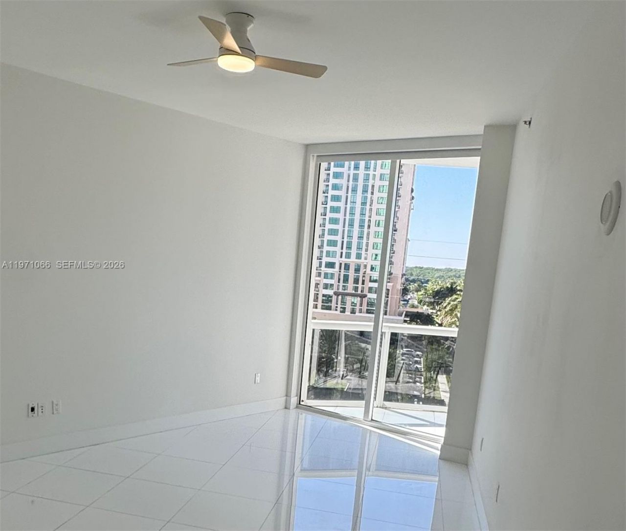 15901 Collins Ave, Unit 505, Sunny Isles Beach, FL 33160 Photo