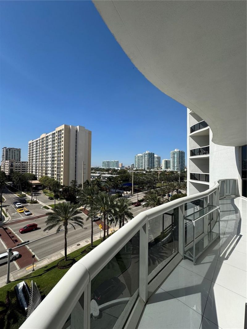 15901 Collins Ave, Unit 505, Sunny Isles Beach, FL 33160 Photo