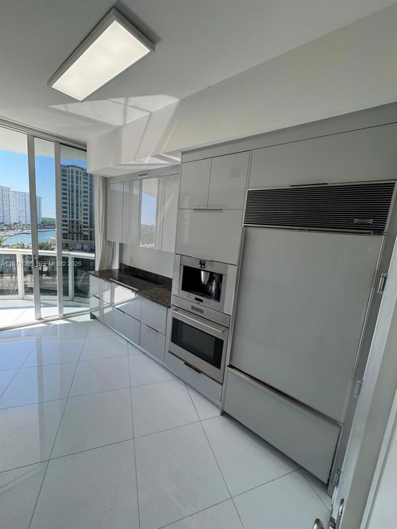 15901 Collins Ave, Unit 505, Sunny Isles Beach, FL 33160 Photo